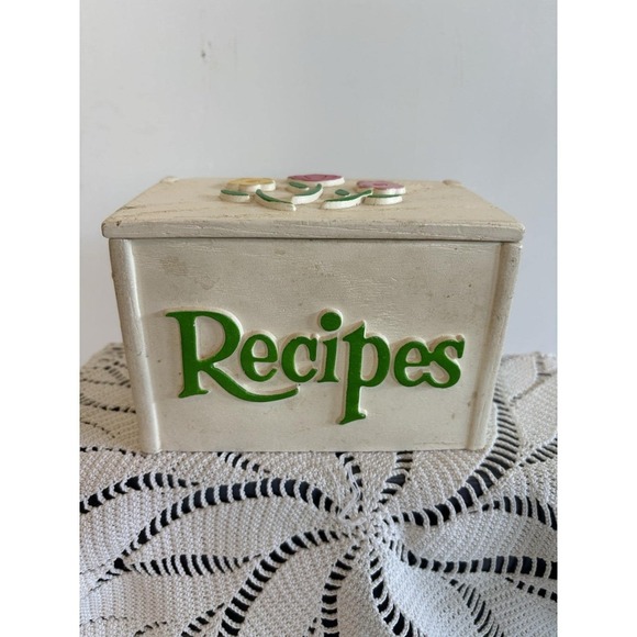 FTD Other - Vintage Recipe box flip open flowers Floral wood look white green pink FTD 1985